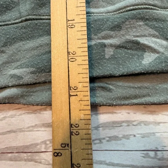 Athleta Girl Sweatshirt Hoodie Long Sleeve Green Camo Youth Girls Size Large 12 - Picture 5 of 11